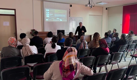 Fakültemizde “Sağlıkta Yapay Zeka Devrimi” Konulu Seminer Gerçekleştirildi